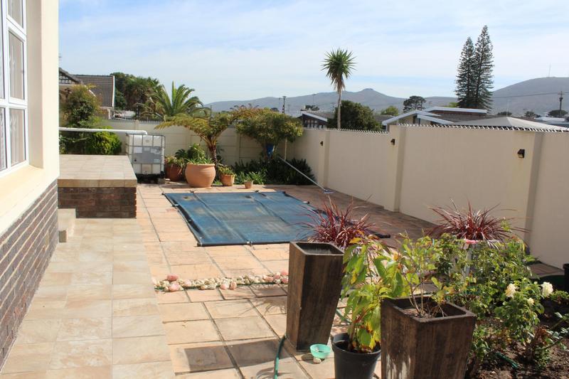 5 Bedroom Property for Sale in Churchill Estate Western Cape